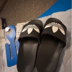 adidas シャワーサンダル