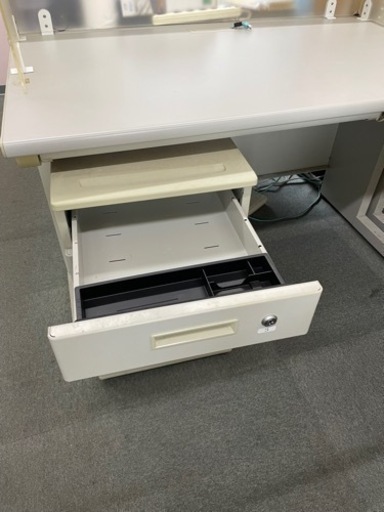 【値下げ】オフィス用デスクと引き出し　4セット