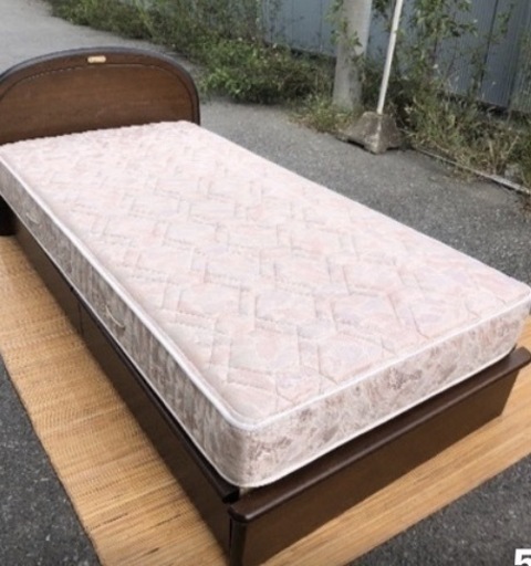 1シモンズベッド　シングルサイズ　マットレス&フレーム　定価138000円！