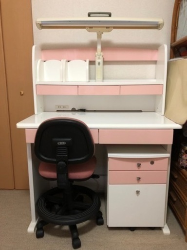 再値下げ！【美品】ピンク✖︎ホワイト学習机＋回転チェアセットでお譲りします！