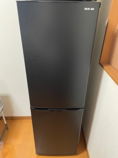 【使用期間半年以内　値下げしました】アイリスオーヤマ　冷蔵庫 162L 2ドア IRSE-16A-B