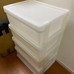 ニトリ　衣装ケース　プラスチックチェスト　4段　無料であげます