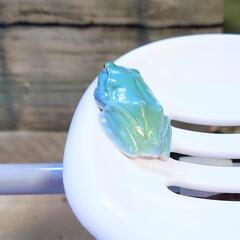 蛙　青い アマガエル　ブルー　青いカエル　探しています！
