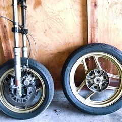 gpz900r A6 フロントサスペンション、リヤホイール