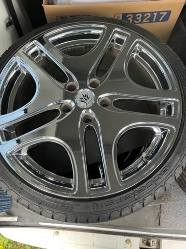 夏タイヤ215×35×R19 アルミ付き4本セット