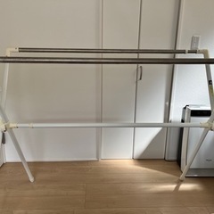 布団、洗濯物干し台