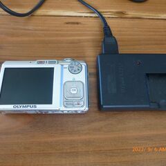 【※送料込み改定】オリンパスデジカメ（FE-240）の画像