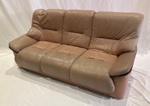 ベージュビニールレザー 三人掛けソファ
