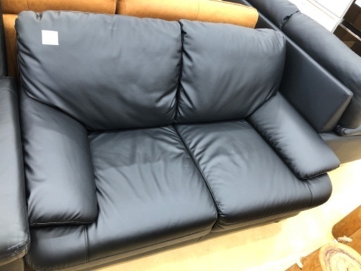 2人掛けソファー　ニトリ　合皮