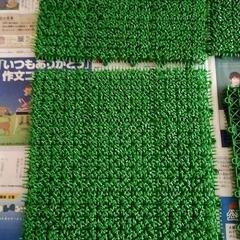 差し上げます 屋外用ジョイントマット人工芝4枚　緑　の画像