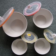 密閉蓋付き小鉢・中鉢　４つセット【未使用】