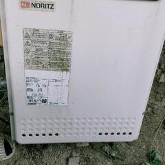 (引き渡し予定)アルミサッシ､給湯器､鉄のドアあげます