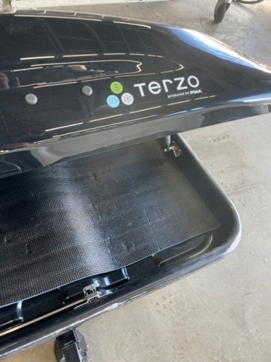 ルーフキャリア　ルーフボックス　値下げ3万円から2万円です