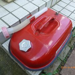 ガソリン携帯缶（赤）の画像