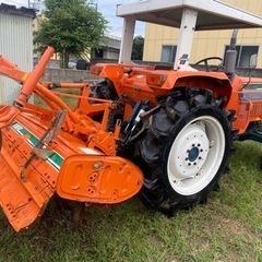 クボタL1-33D四輪駆動33馬力ディーゼル水冷4サイクル中古トラクター1499ccの画像