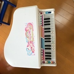 おもちゃピアノ