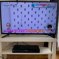 TEES  デジタルフルハイビジョンLED液晶テレビ40V型　テレビ台付(テレビ台別売り可能)