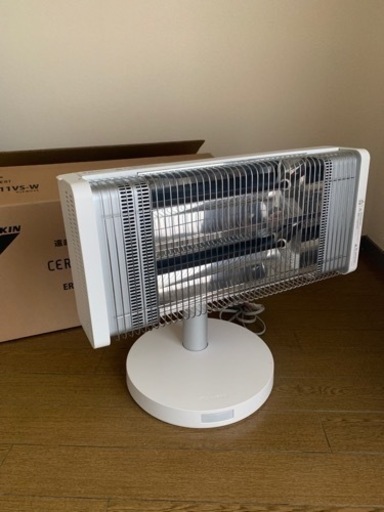 《予約済み》セラムヒート DAIKIN ERFT11VS-W