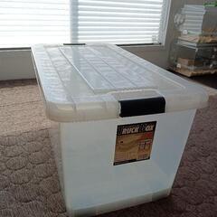 衣装ケースクリア　収納