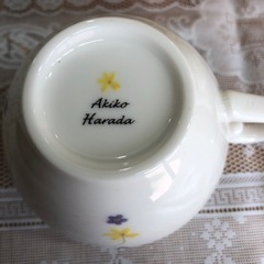 未使用品　マグカップ   湯呑み　ペア　セット　Akiko Harada   カゴ 付　プレゼント　贈り物　オシャレ　現品限りの画像