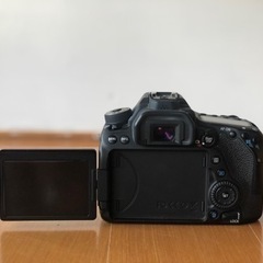 【美品・値下げ】EOS 80D レンズキット＋単焦点レンズ＋予備純正バッテリーの画像