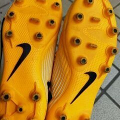 NIKE のサッカーシューズ(Mercurial)の画像