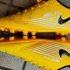 NIKE のサッカーシューズ(Mercurial)の画像