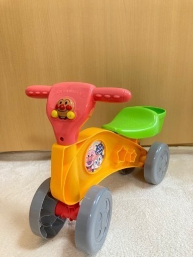 アンパンマン　４輪バギー　遊具　バイク