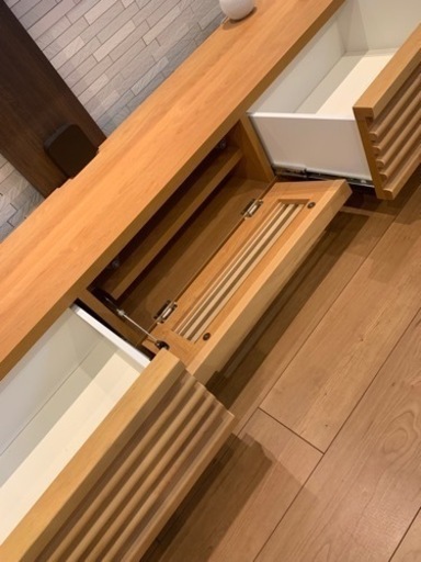 ほぼ新品　幅150cm   ロータイプ　テレビ台