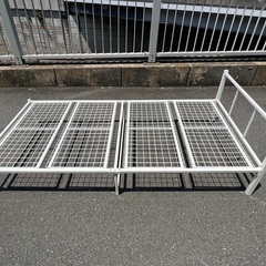 ￥3300(税込) シングル　ベッドフレーム　White (9-07)