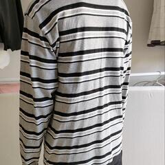 長袖Vネックシャツの画像