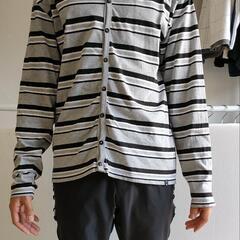 長袖Vネックシャツの画像