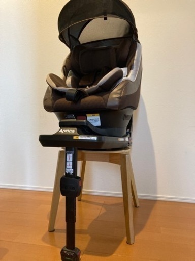 クルリラ　360度回転可能　新生児から使えるチャイルドシート