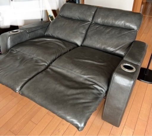 【急】【海外輸入】電動リクライニング　2人掛けレザーソファー
