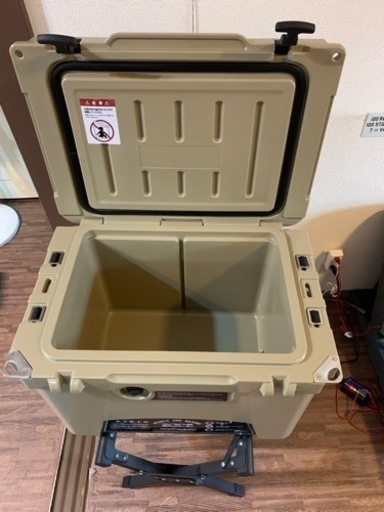 引き取り限定　ノーザンクーラーボックス　スタンドセット　33.1ℓ