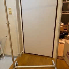 ハンガーラック差し上げます