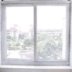 小さいメッシュ 130 x 150cm  簡易網戸 窓用  新品の画像
