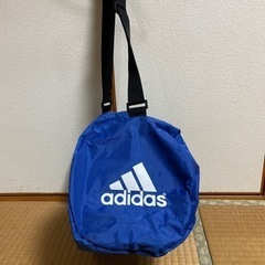 adidas 遠征バックの画像