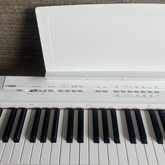 YAMAHA/ヤマハ■電子ピアノ■コンパクト・スタイリッシュタイプ■鍵盤数88■譜面立て付き■の画像