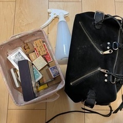 印鑑、カバン、化粧水