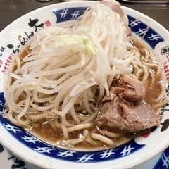 個人のSNS管理、お店や企業のロゴ、フライヤー制作、動画編集等