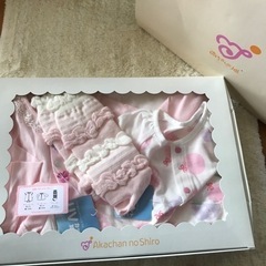 赤ちゃんの城　新品　ロンパースセット