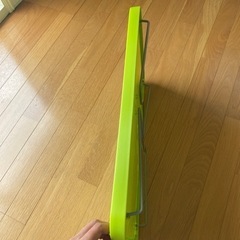 ベッド用の簡易テーブルの画像