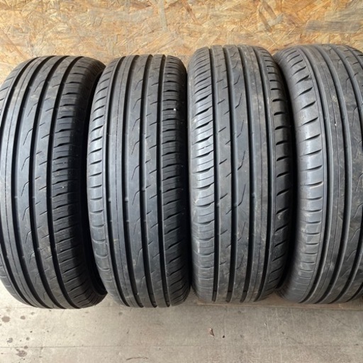 バリ山　TOYO PROXES CF2 SUV 215/70R16 夏タイヤ　2016年製　16インチ