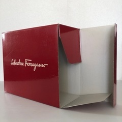 フェラガモの空箱２個　中古品の画像