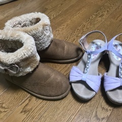 キッズ　ムートンブーツリボン付き ＆ サンダル