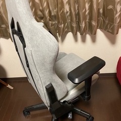 ゲーミングチェアの画像