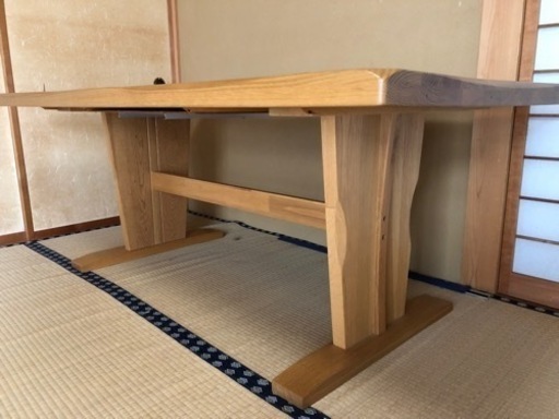 ダイニングテーブル