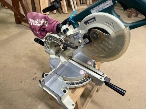 マキタ　190mmスライド丸のこ　押し切り