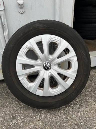 スチールホイール＋タイヤ　プリウスzvw51